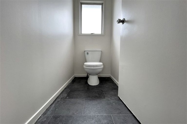 Photo of property in 1/136 Shifnal Drive, Randwick Park, Auckland, 2105