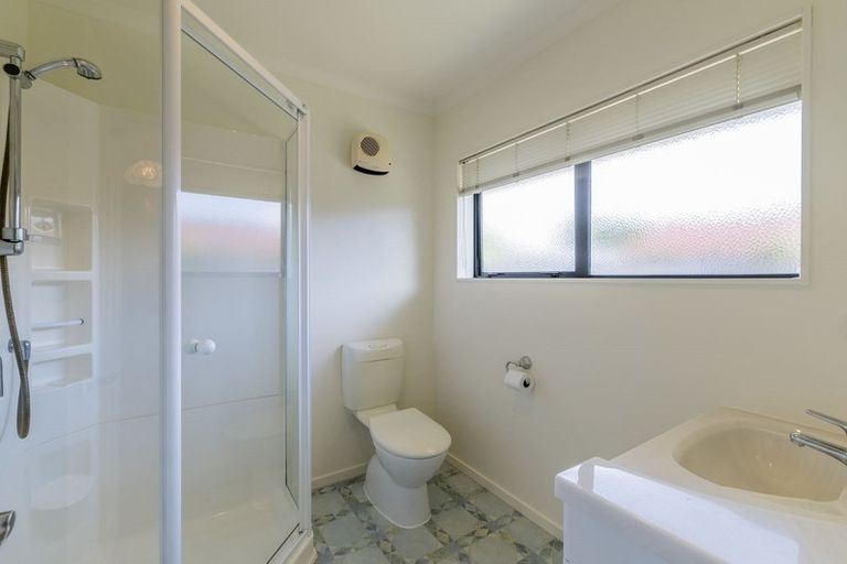 Photo of property in 52 Campion Road, Waikanae Beach, Waikanae, 5036
