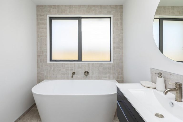 Photo of property in 104 Skibbereen Drive, Halswell, 8025