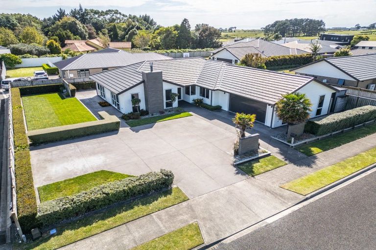 Photo of property in 19 Keene Drive, Bell Block, New Plymouth, 4312