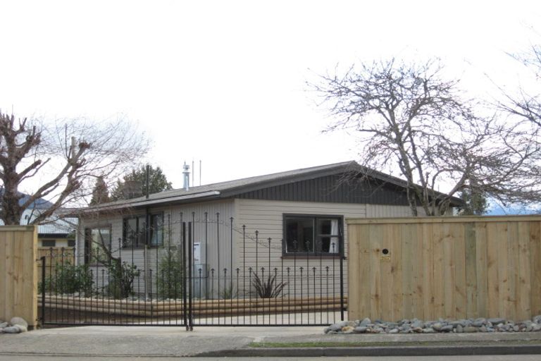 Photo of property in 65 Quintin Drive, Te Anau, 9600