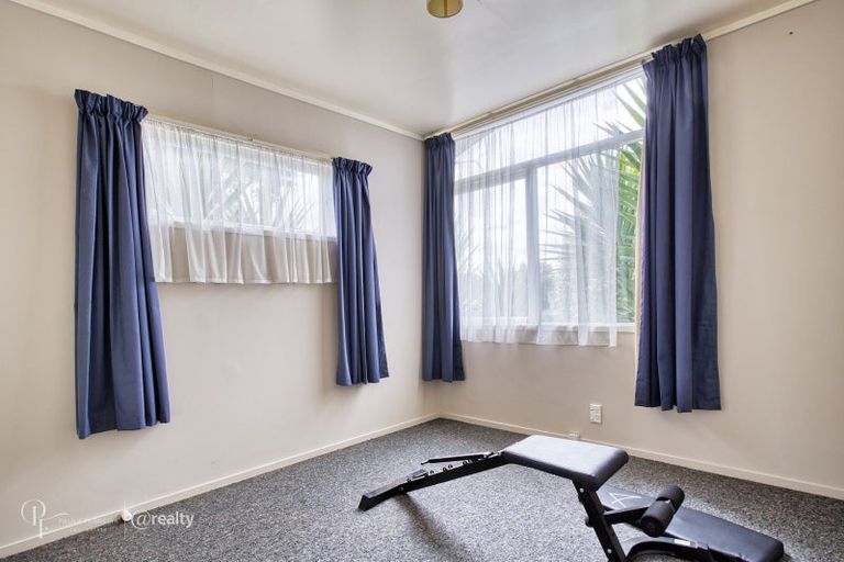 Photo of property in 6 Alamein Place, Pukekohe, 2120