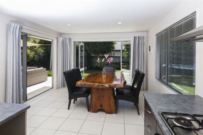 Photo of property in 9 Dunvegan Place, Harewood, Christchurch, 8051