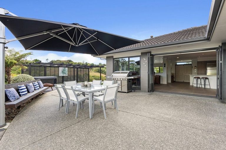 Photo of property in 71 Kaipara Road, Papakura, 2582