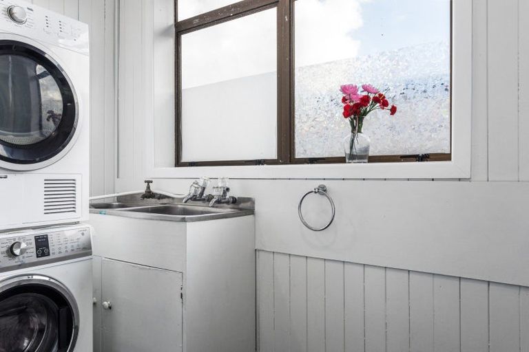 Photo of property in 1 Mckenzie Street, Taneatua, 3123