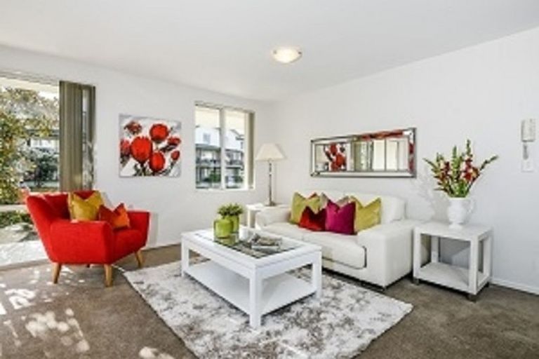Photo of property in 1/25 Opito Way, East Tamaki, Auckland, 2013