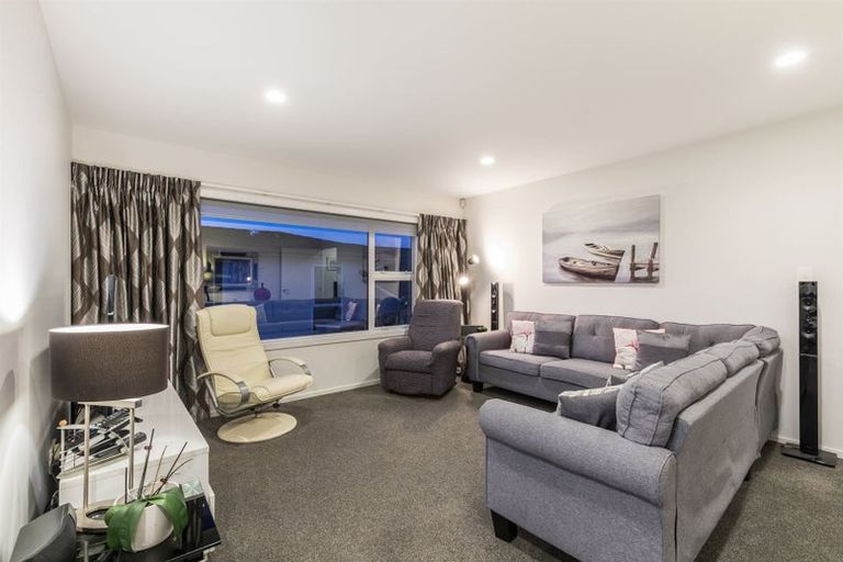 Photo of property in 62 Endeavour Drive, Whitby, Porirua, 5024