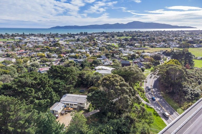Photo of property in 90 Raumati Road, Raumati Beach, Paraparaumu, 5032