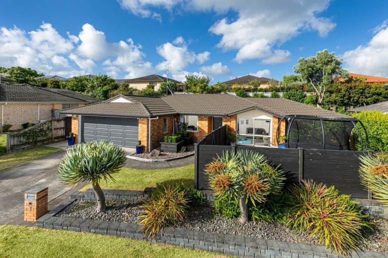 Photo of property in 7 Thomas Hamer Place, Greenhithe, Auckland, 0632