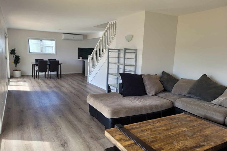 Photo of property in 38 Holiday Road, Stanmore Bay, Whangaparaoa, 0932