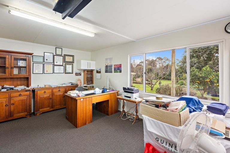 Photo of property in 30 Convent Road, Otaki, 5512