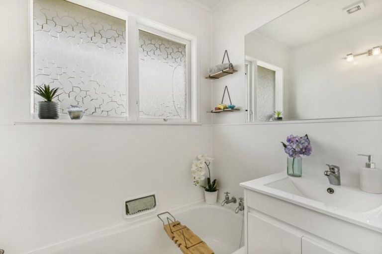 Photo of property in 3/8 Russell Road, Manurewa, Auckland, 2102