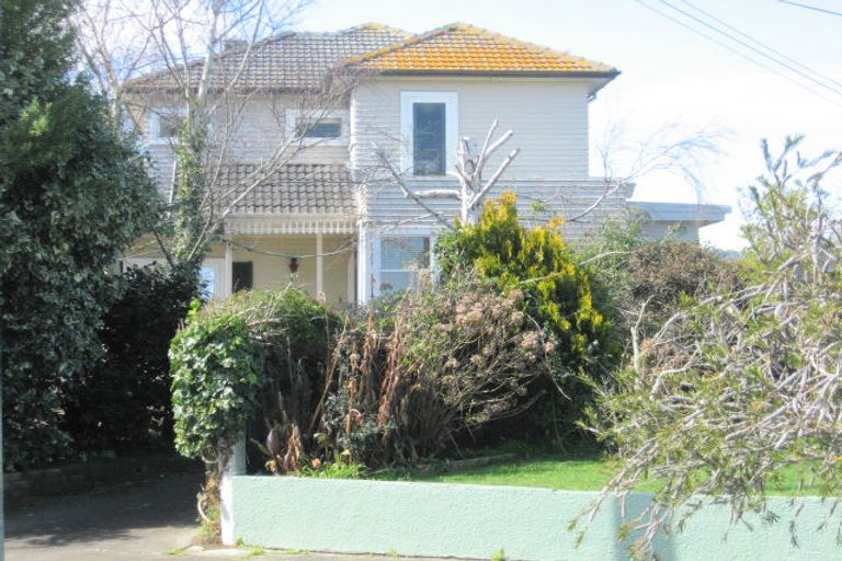 Photo of property in 18 Bowen Street, Levin, 5510