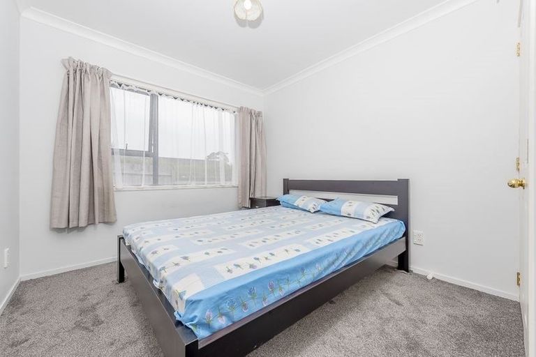 Photo of property in 87a Triangle Road, Massey, Auckland, 0614