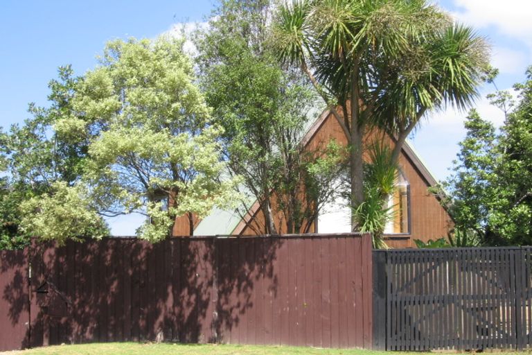 Photo of property in 118 Rangatira Road, Beach Haven, Auckland, 0626
