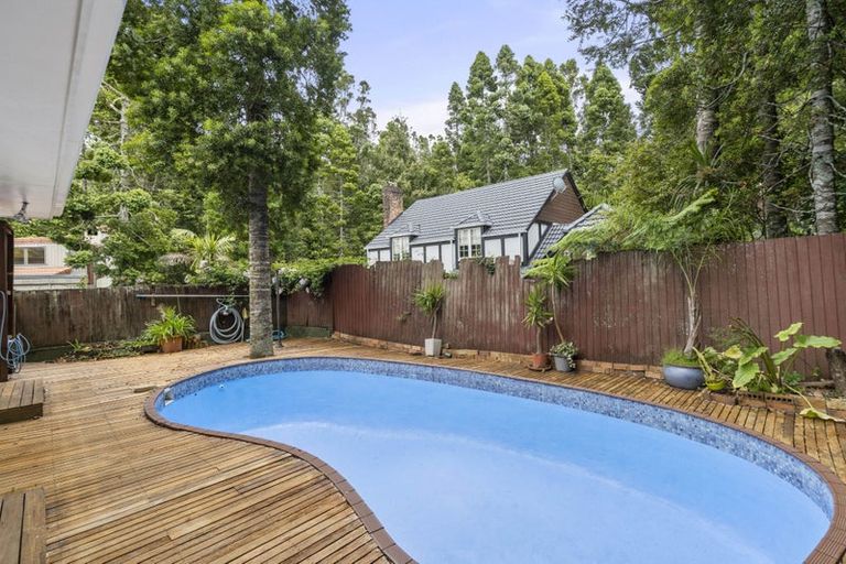 Photo of property in 41 Mappin Place, Chatswood, Auckland, 0626