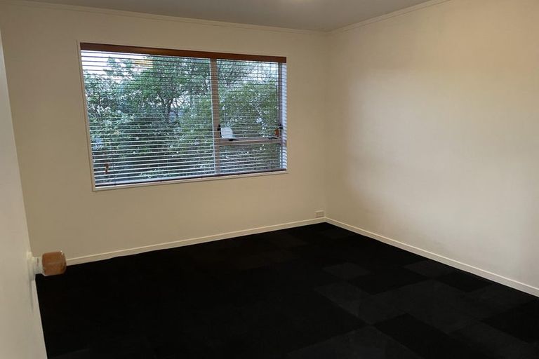 Photo of property in 35 Chorley Grove, Churton Park, Wellington, 6037
