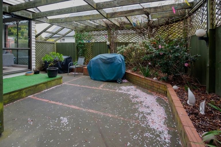 Photo of property in 1/318 Withells Road, Avonhead, Christchurch, 8042