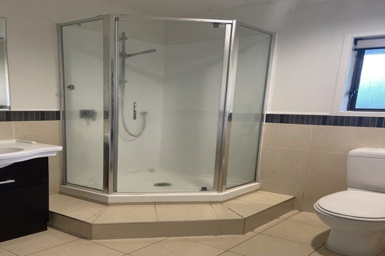 Photo of property in 463 Beach Road, Murrays Bay, Auckland, 0630