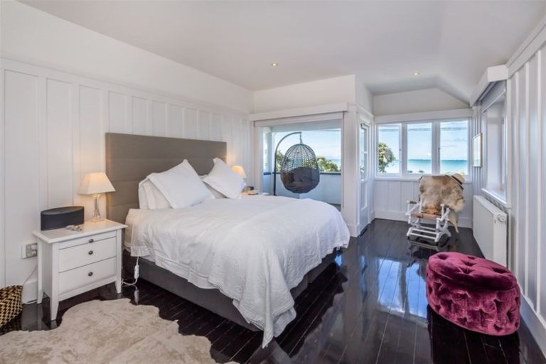 Photo of property in 100 Esplanade, Sumner, Christchurch, 8081