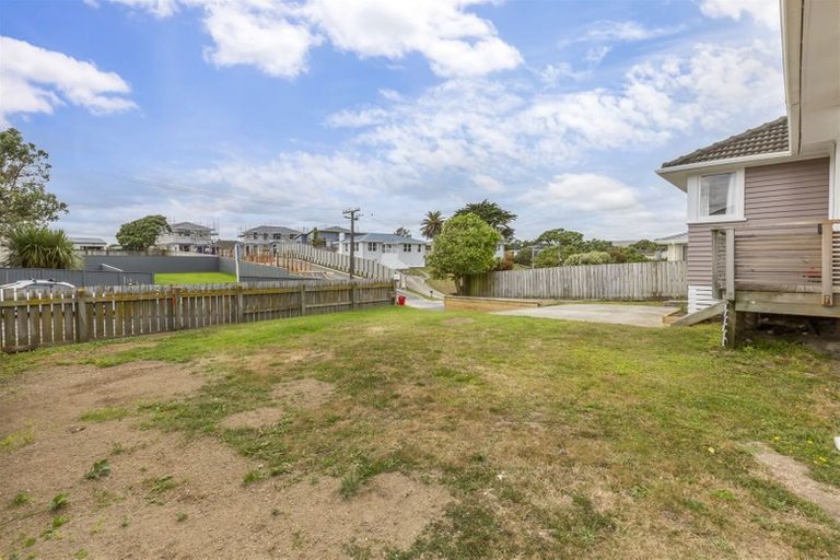 Photo of property in 2a Taupiri Crescent, Titahi Bay, Porirua, 5022