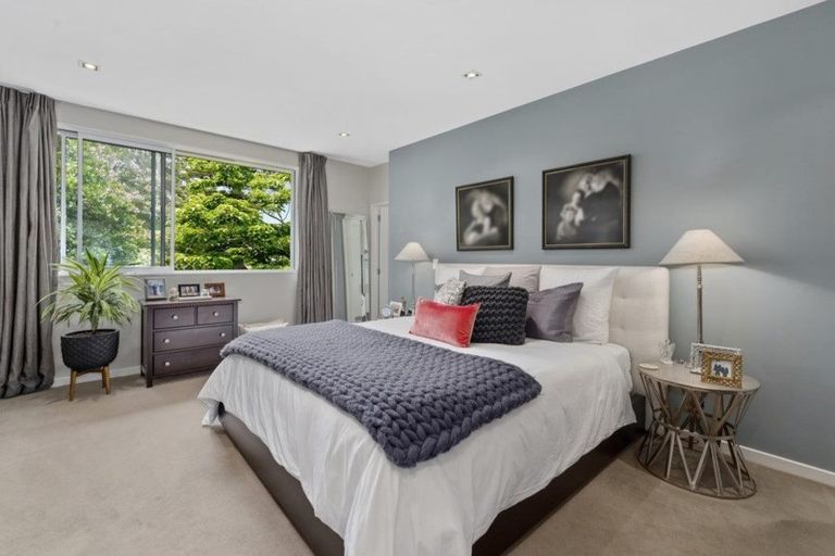 Photo of property in 8 Sylvan Park Avenue, Milford, Auckland, 0620