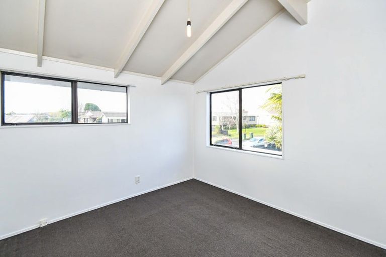 Photo of property in 1/34 Barnhill Crescent, Pahurehure, Papakura, 2113