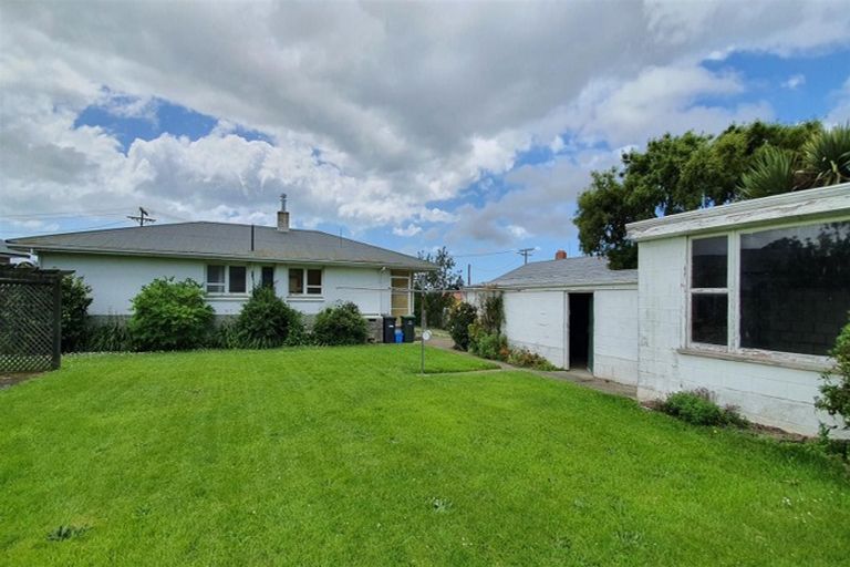 Photo of property in 3 Balmoral Street, Waimate, 7924