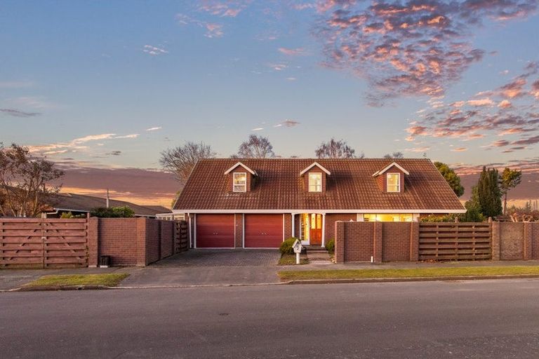 Photo of property in 2 Cintra Place, Casebrook, Christchurch, 8051