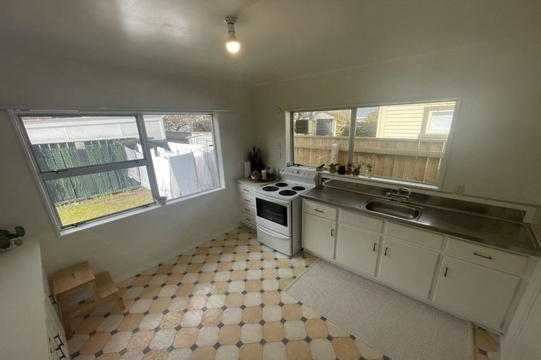 Photo of property in 1/66 Oroua Street, Eastbourne, Lower Hutt, 5013