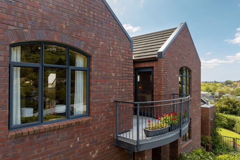 Photo of property in 2 Emerald Lane, Cashmere, Christchurch, 8022