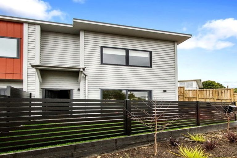 Photo of property in 1e Pembroke Street, Tawa, Wellington, 5028