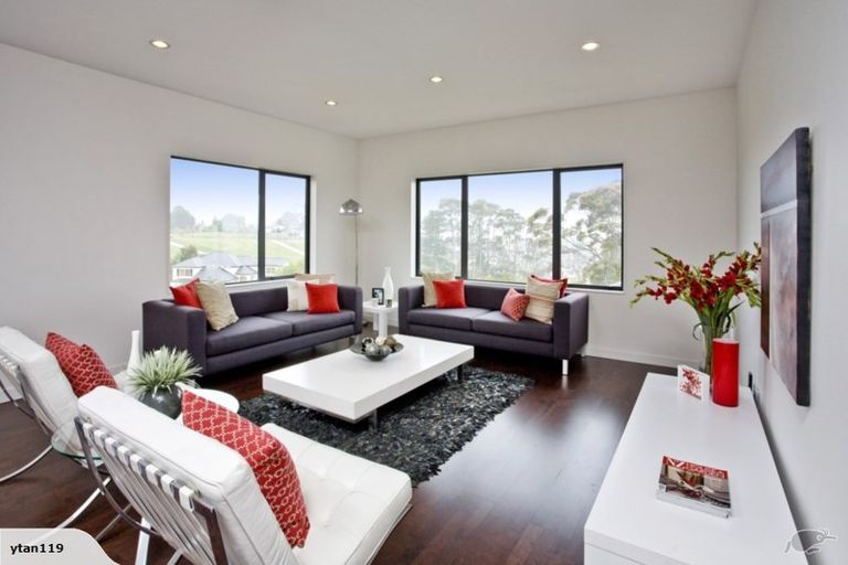 Photo of property in 10 Namsan Close, Fairview Heights, Auckland, 0632