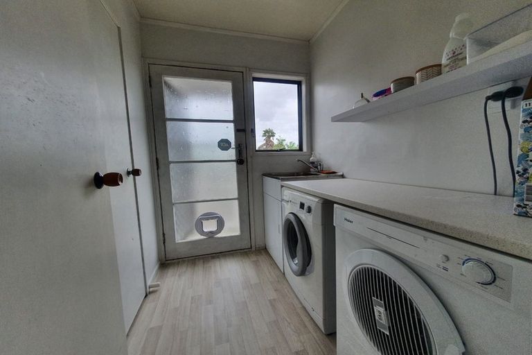 Photo of property in 1 Oakmont Place, Wattle Downs, Auckland, 2103