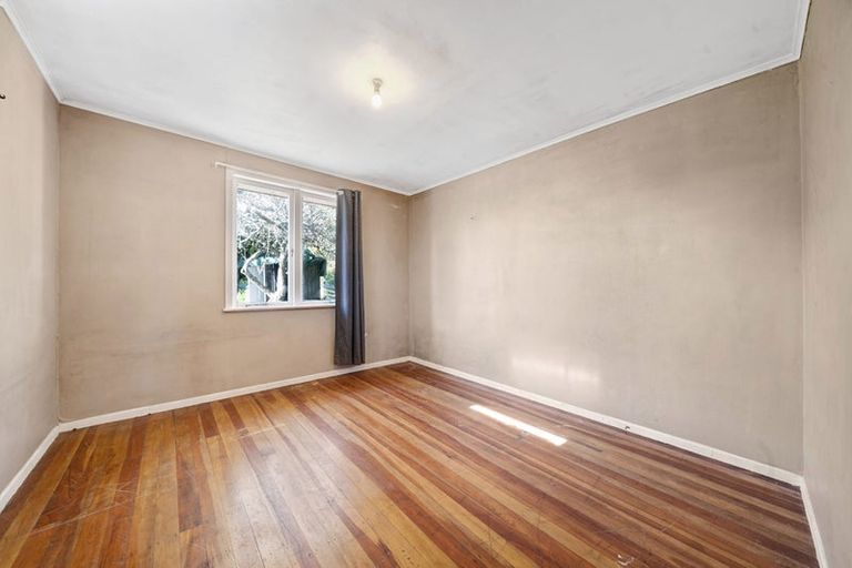 Photo of property in 3 Cobham Crescent, Kelston, Auckland, 0602