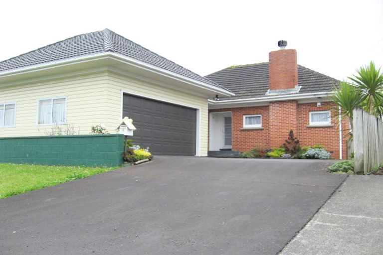 Photo of property in 15 Wellesley Road, Mangere Bridge, Auckland, 2022