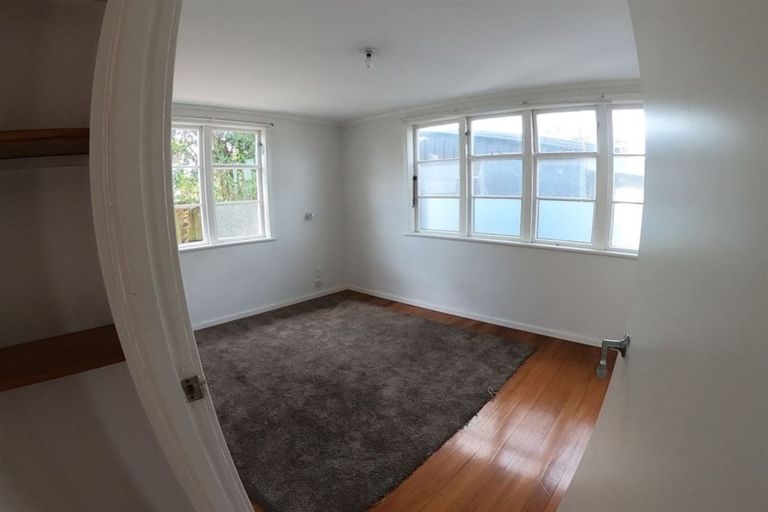 Photo of property in 1/178 Lake Road, Belmont, Auckland, 0622