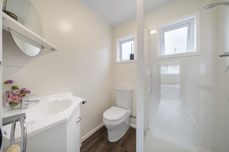 Photo of property in 11 Mount View Place, Spotswood, New Plymouth, 4310