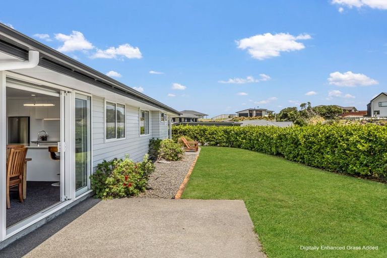 Photo of property in 33 Golf Vue Place, Castlecliff, Whanganui, 4501