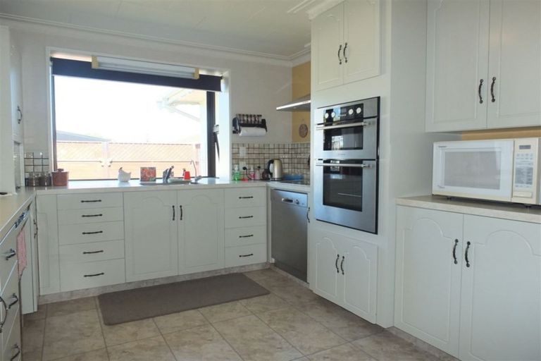 Photo of property in 15 Temple Crescent, Gleniti, Timaru, 7910