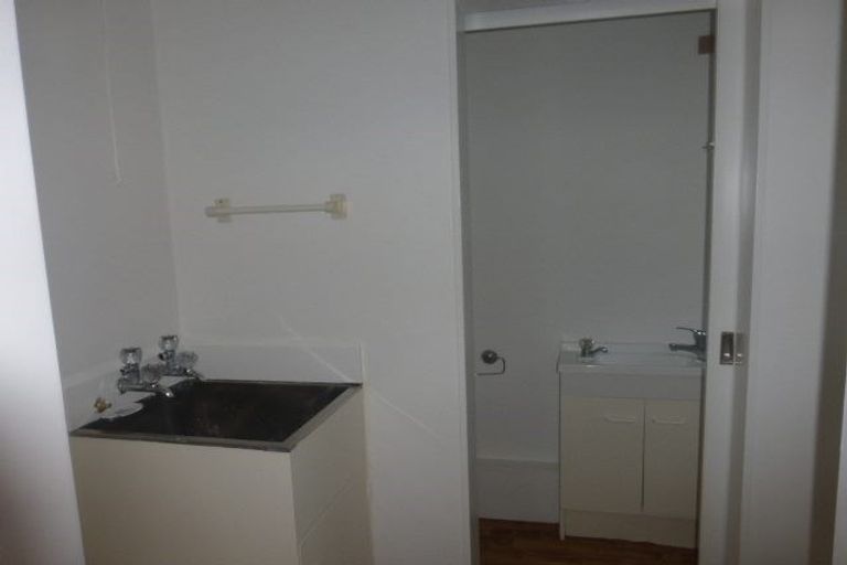 Photo of property in 5/24 Eastglen Road, Glen Eden, Auckland, 0602