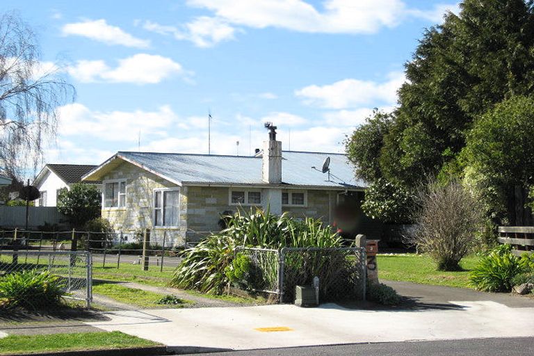 Photo of property in 3 Cobham Crescent, Waipukurau, 4200