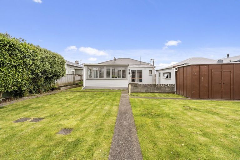Photo of property in 8 George Street, Hawera, 4610