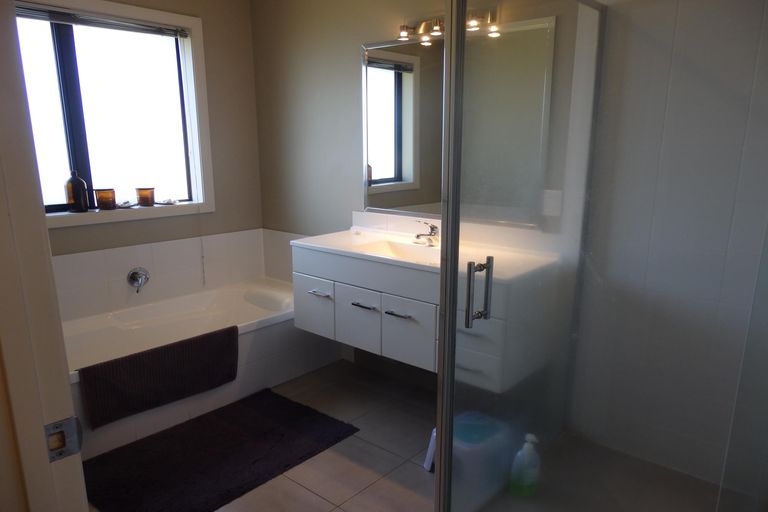 Photo of property in 4 Madison Street, Cambridge, 3434