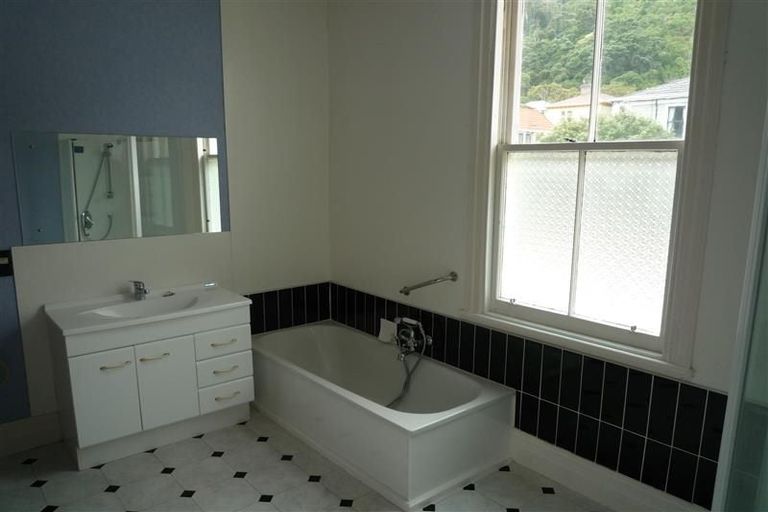 Photo of property in 126 Tinakori Road, Thorndon, Wellington, 6011