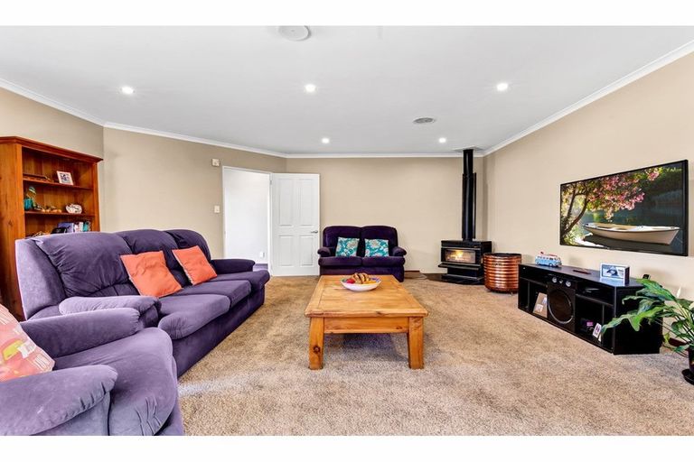 Photo of property in 15 Bunting Place, Woodend, 7610