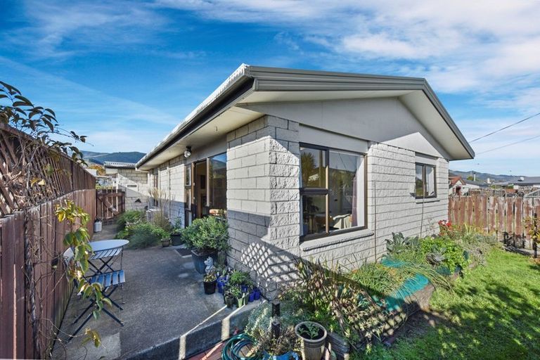 Photo of property in 3/48 Tennyson Crescent, Stoke, Nelson, 7011