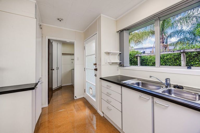 Photo of property in 2/25 Pulman Place, Clover Park, Auckland, 2019