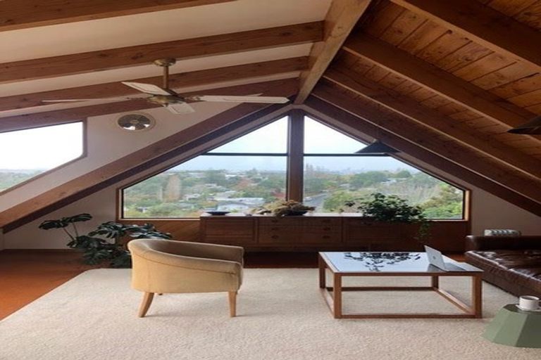 Photo of property in 10 Deuxberry Avenue, Northcote, Auckland, 0627