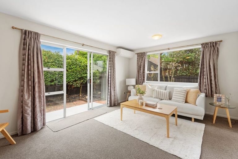 Photo of property in 3/9a Avonhead Road, Avonhead, Christchurch, 8042